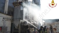 opificio-in-fiamme-a-solofra-pomeriggio-di-appremsione