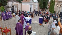 2-novembre-a-benevento-messa-al-cimitero-con-l-arcivescovo-accrocca