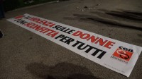 basta-violenze-sulle-donne-a-benevento-fiaccolata-e-slogan