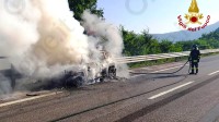 due-incendi-di-auto-lungo-l-a16-napoli-bari