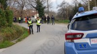 Auto si schianta contro un palo, muore un giovane - FOTO - Ottopagine ...