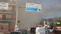 maxi-incendio-in-un-deposito-di-un-negozio-danni-e-paura