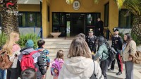 bambini-a-lezione-di-legalita-in-caserma-ad-avellino