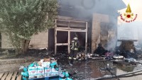 incendio-capannoni-deposito-di-detersivi-a-monteforte-irpino