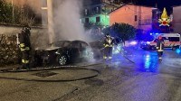 due-auto-a-fuoco-a-solofra