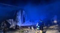 fiamme-in-una-carrozzeria-distrutte-4-auto