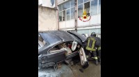 auto-sfonda-ringhiera-e-precipita-nel-vuoto-incidente-mortale-ad-agropoli