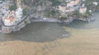 frana-in-costiera-amalfitana-il-fango-tinge-il-mare-di-marrone
