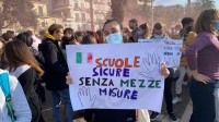 scuola-protesta-degli-studenti-anche-a-salerno