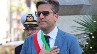 non-riesco-a-conciliare-professione-e-politica-il-sindaco-si-dimette