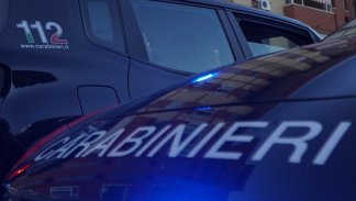 i-carabinieri-intervengono-per-un-incidente-e-trovano-3-molotov-in-auto