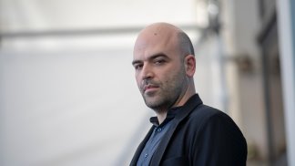 critica-politica-legittima-archiviata-la-querela-di-de-luca-contro-saviano