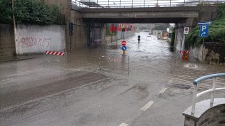 maltempo-salerno-tracima-l-irno-dieci-persone-tratte-in-salvo-a-pellezzano