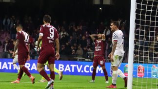 la-salernitana-sbatte-sul-crotone-e-perde-il-primato-pari-e-sbadigli-all-arechi