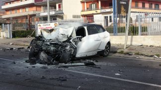 grave-incidente-sull-appia-scontro-auto-camion-un-morto-in-valle-caudina