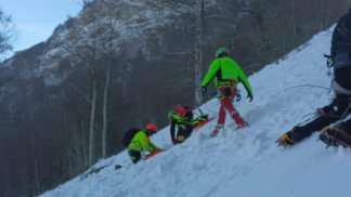 video-alpinista-precipita-sul-monte-cervati-soccorso-in-elicottero