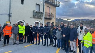 contrada-piloni-barriera-anti-tir-cosi-finalmente-salviamo-la-nostra-sp-88