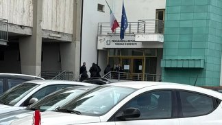 bimbi-maltrattati-quattro-indagate-in-silenzio-la-quinta-risponde-al-gip