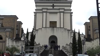 francesco-pio-sepolto-nel-cimitero-di-salerno-la-disperazione-dei-familiari