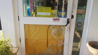 bar-tabacchi-nel-mirino-raid-all-agenzia-delle-entrate-libera-la-donna