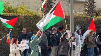turisti-israeliani-in-vacanza-nel-cilento-sit-in-di-protesta-a-capaccio-paestum