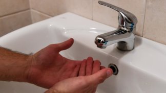 manca-l-acqua-per-tre-giorni-chiusi-alcuni-plessi-scolastici-a-salerno