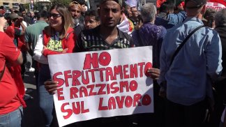 primo-maggio-piazza-unita-a-napoli-contro-precariato-e-morti-sul-lavoro