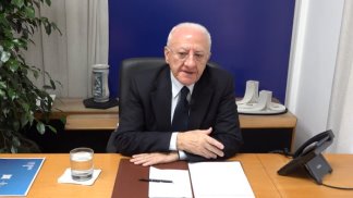 salerno-de-luca-vara-la-linea-dura-e-chiama-piantedosi-per-gli-abusivi