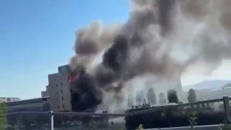 napoli-grosso-incendio-all-ospedale-del-mare-fiamme-alte-visibili-da-lontano