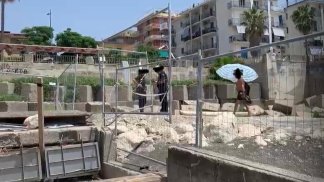 universo-beach-dopo-l-ordinanza-di-chiusura-i-vigili-sgomberano-la-spiaggia