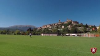 no-alla-multiproprieta-striscione-dei-tifosi-a-coverciano