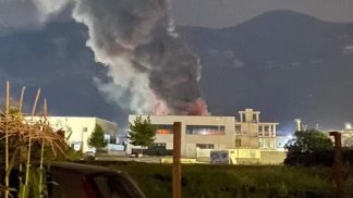 incendio-a-sarno-sindaco-firma-ordinanza-a-tutela-della-salute-pubblica