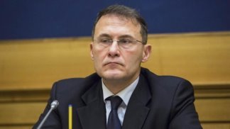 teggiano-agente-salva-la-vita-a-3-giovani-cirielli-comportanento-encomiabile