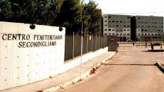 secondigliano-rinvenuti-quattro-smartphone-nel-reparto-ligure-alta-sicurezza
