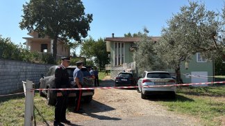 dramma-a-pastene-76enne-uccide-la-moglie-a-coltellate-e-cerca-di-farla-finita