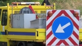 tir-ribaltato-sul-raccordo-chiuso-tutta-la-notte-lo-svincolo-per-salerno