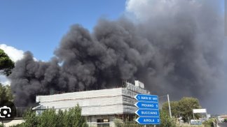 la-nube-tossica-si-sposta-e-la-gente-respira-vogliamo-i-dati-sull-aria