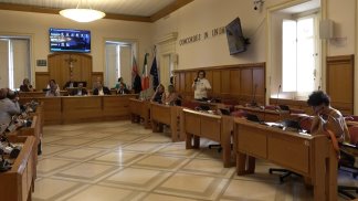 consiglio-comunale-a-benevento-sui-miasmi-torna-alta-la-tensione