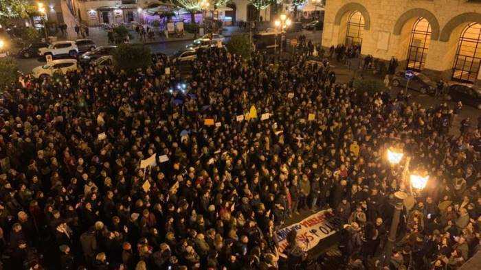 un anno di politica tra salvini e le sardine in piazza