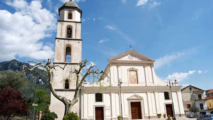 chiesa madre inagibile a giffoni arrivano fondi per riaprirla