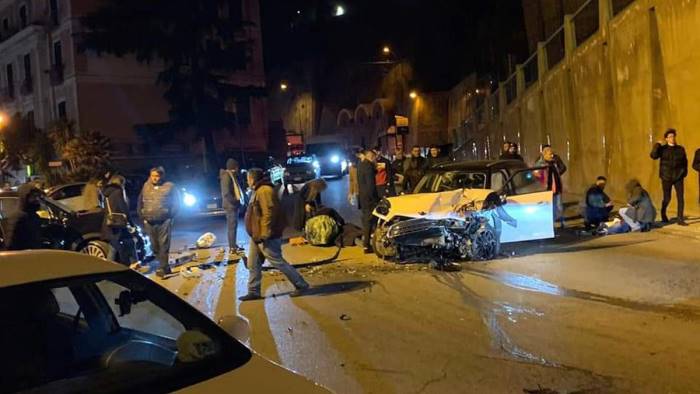scontro tra due auto a vietri quattro persone in ospedale