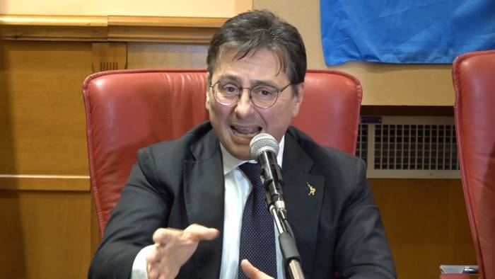 ospedale landolfi grassi interroga il governo