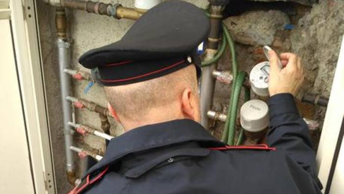 rubano acqua potabile denunciata una coppia