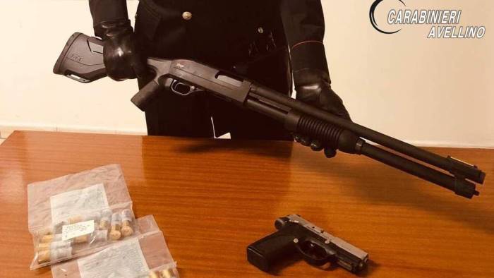 spara col fucile a capodanno incastrato da un video instagram