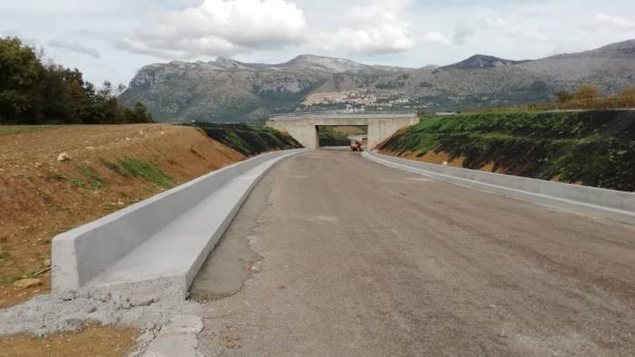 riprendono i lavori della strada fondovalle del calore