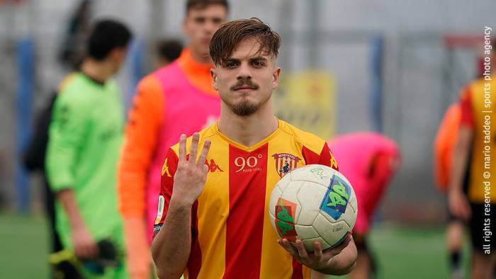 under 17 tre gol di olimpio il benevento piega il crotone
