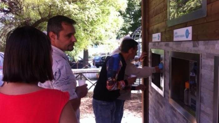 cava sempre piu plastic free con la casa dell acqua