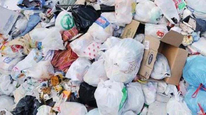 emergenza rifiuti campania udicom il comune riduca la tari