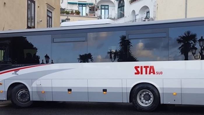 amalfitana chiusa corse straordinarie per gli studenti