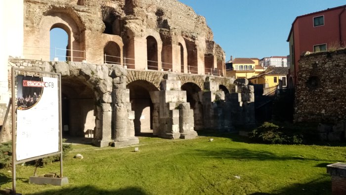 riapre il teatro romano di benevento
